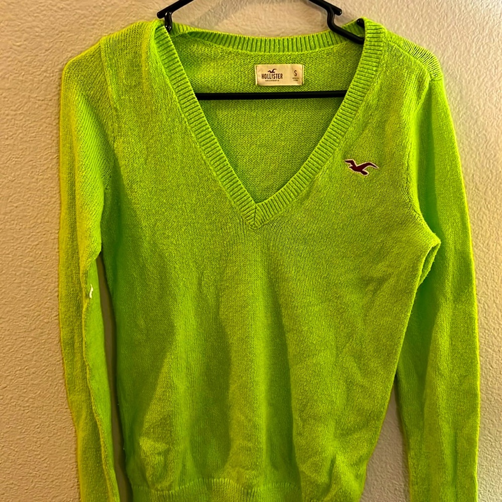Hollister sweater
